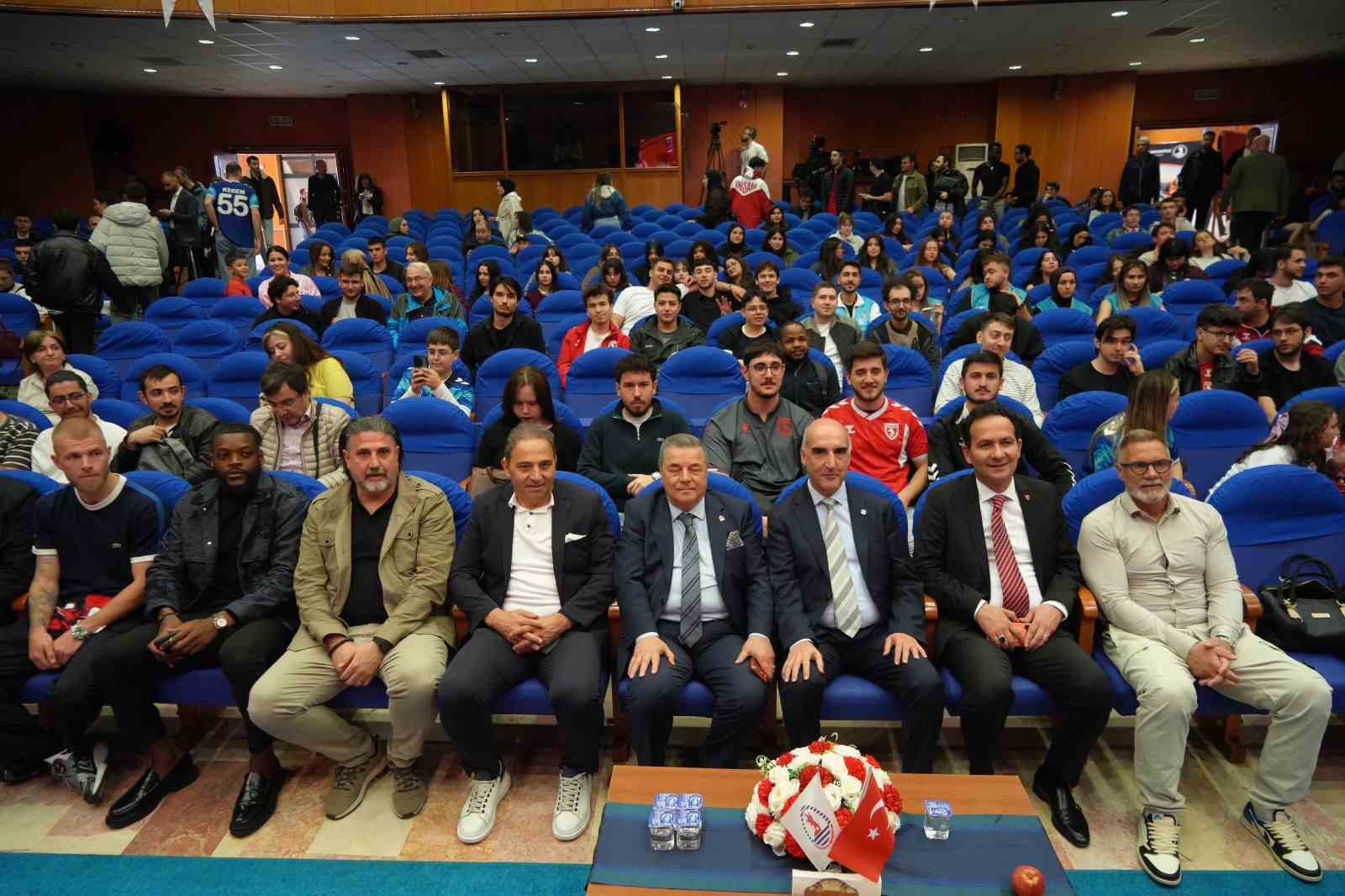 Thorsten Fink: "Şimdiye kadar aldığımız en önemli galibiyet Galatasaray maçıydı" 8 thorsten fink simdiye kadar aldigimiz en onemli galibiyet galatasaray maciydi 4 84nmzUdZ