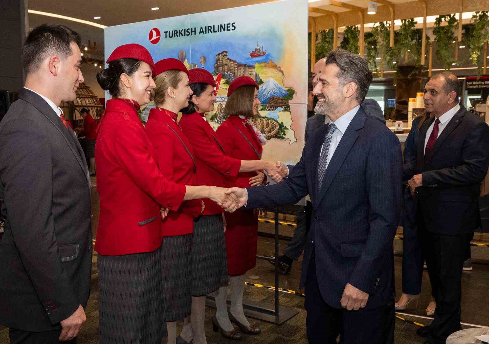 thy yonetim kurulu baskani murat seker dunya kabin memurlari gununu kutladi 2 CMDAsAjj