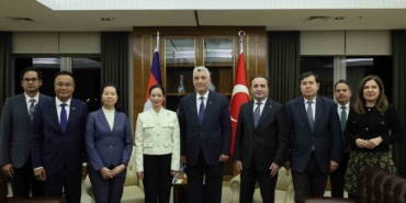 ticaret-bakani-bolat-kambocya-ticaret-bakani-nimul-ile-bir-araya-geldi-TuQOKc5F.jpg