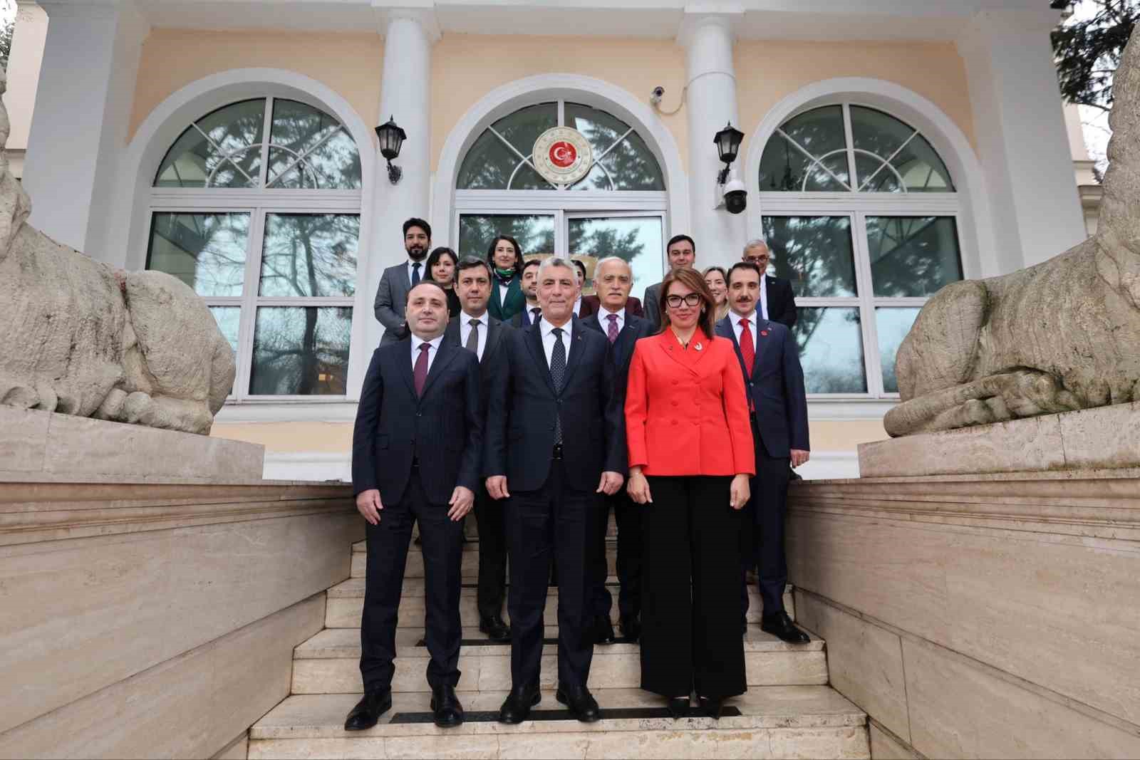 ticaret bakani bolat macaristanda 1 Z3gj8cVW