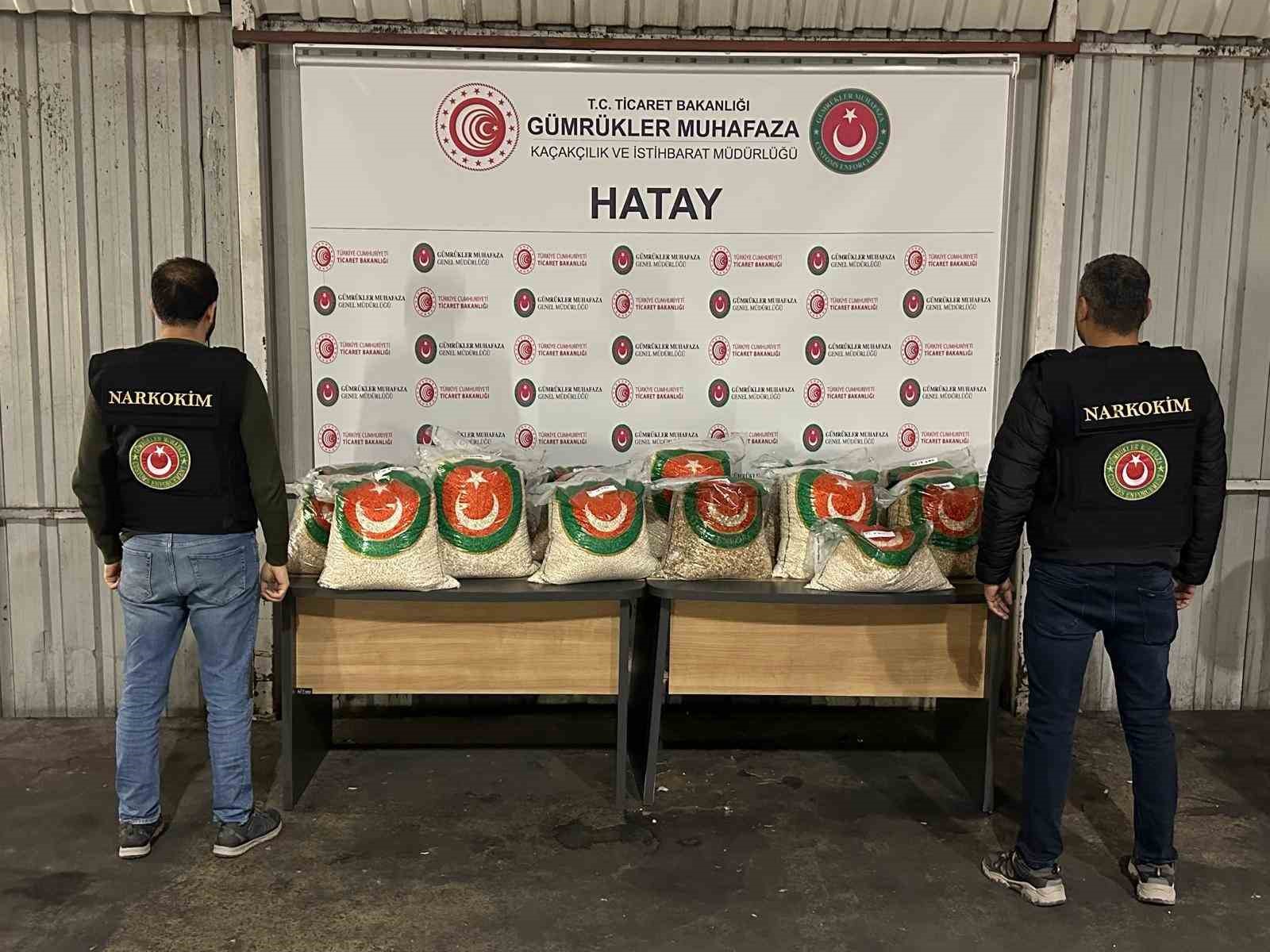 Ticaret Bakanlığı: "Hatay ve İstanbul Havalimanı’nda 673 milyon lira tutarında uyuşturucu madde ele geçirildi" 5 ticaret bakanligi hatay ve istanbul havalimaninda 673 milyon lira tutarinda uyusturucu madde ele gecirildi ThhNKI7Q