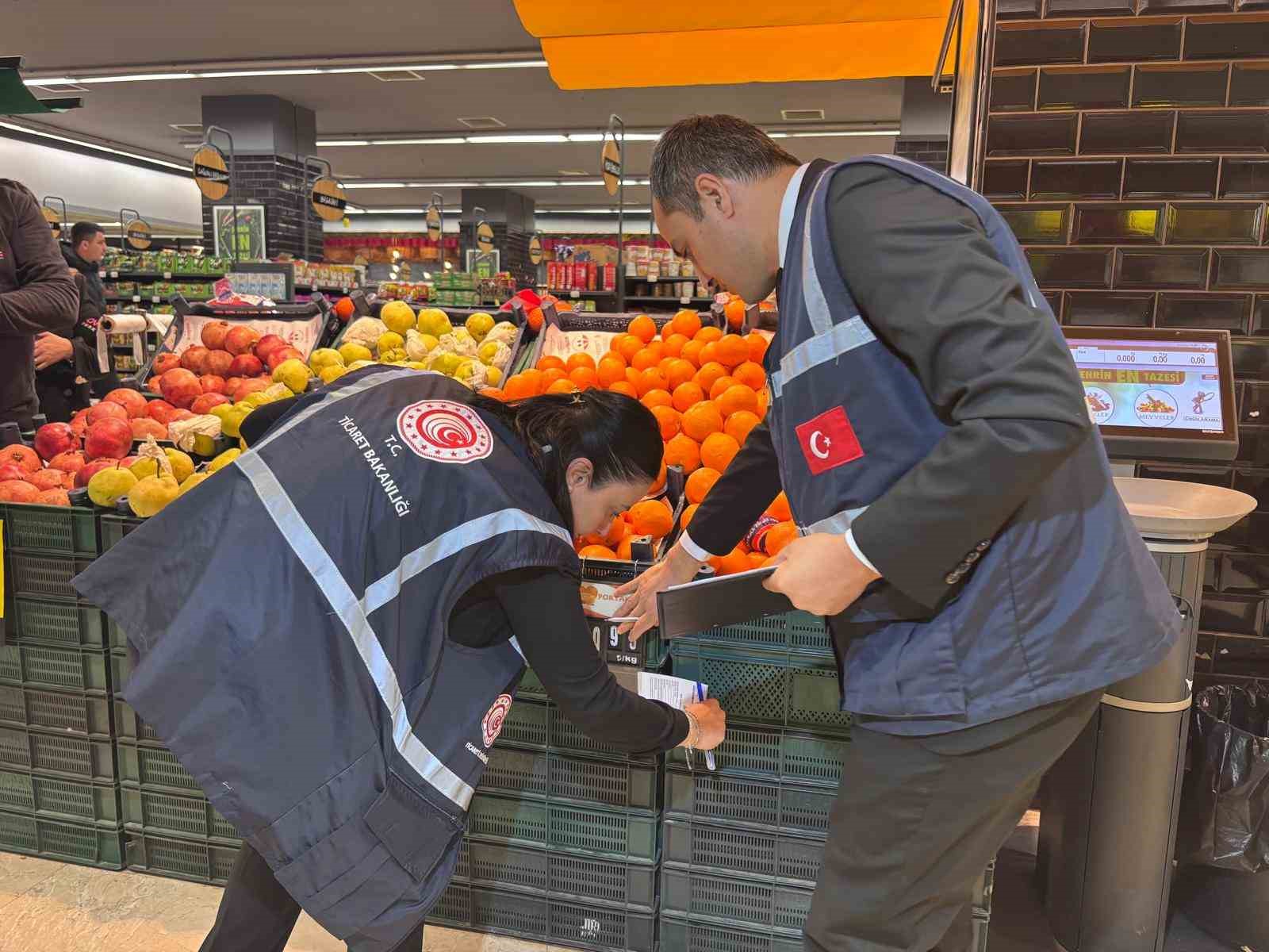 ticaret bakanligindan ramazan ayinda marketlerde fahis fiyat denetimi 1 jlLlIh48