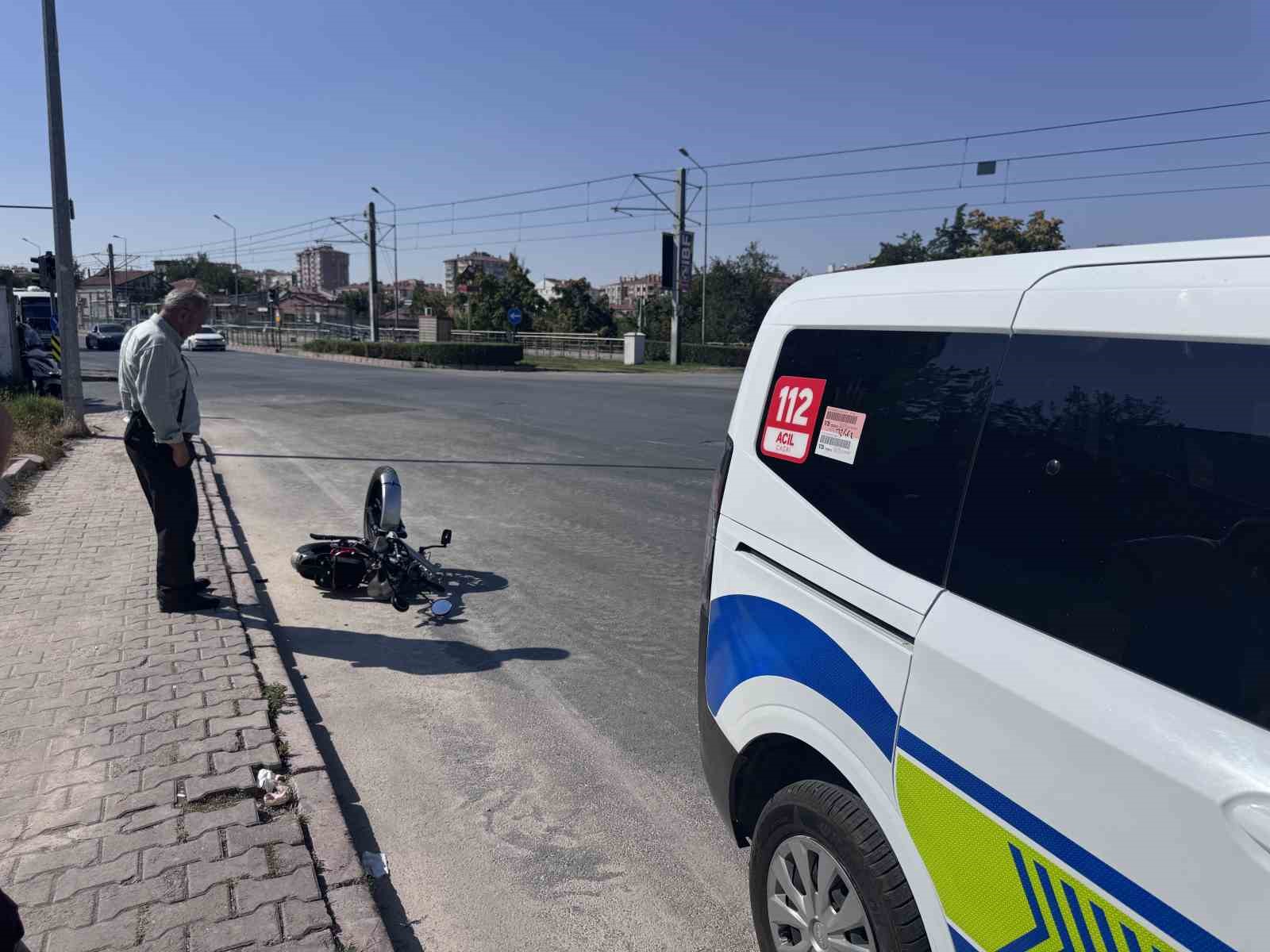 Ticari aracın çarptığı elektrikli bisiklet sürücüsü ağır yaralandı 5 ticari aracin carptigi elektrikli bisiklet surucusu agir yaralandi 1 uW8k4YsW