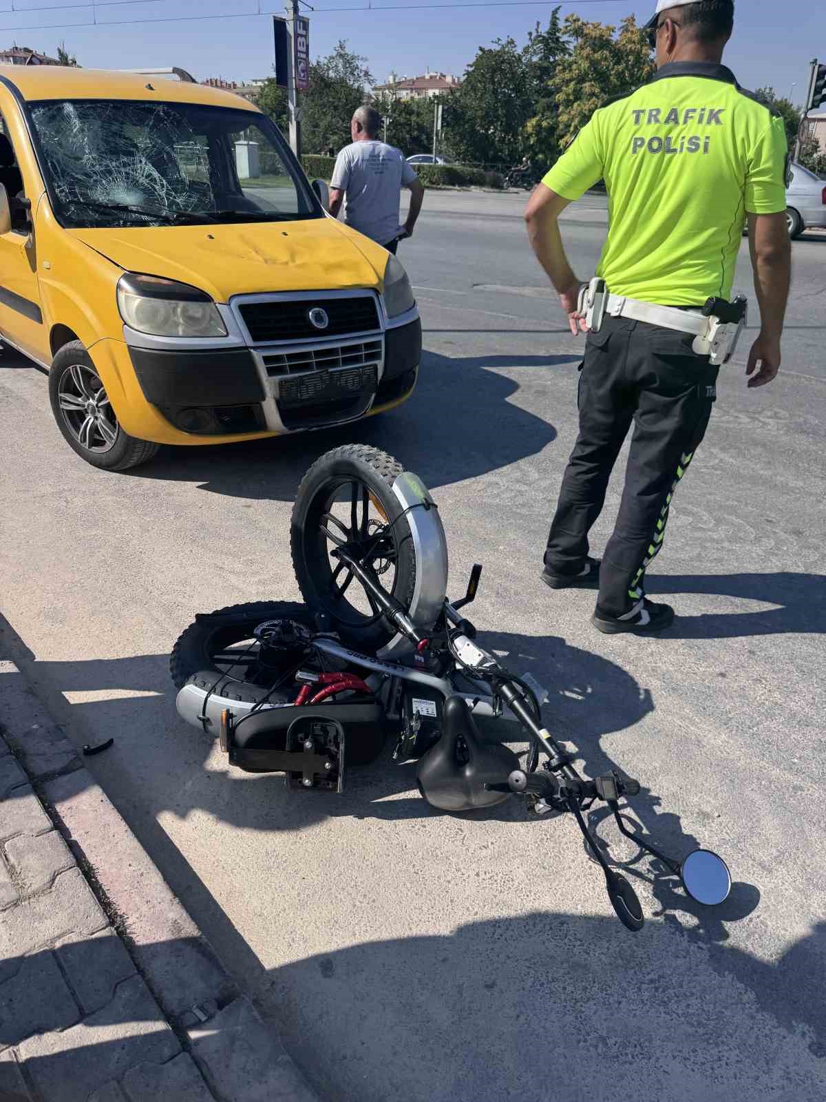 Ticari aracın çarptığı elektrikli bisiklet sürücüsü ağır yaralandı 7 ticari aracin carptigi elektrikli bisiklet surucusu agir yaralandi 3 6REB2IqX