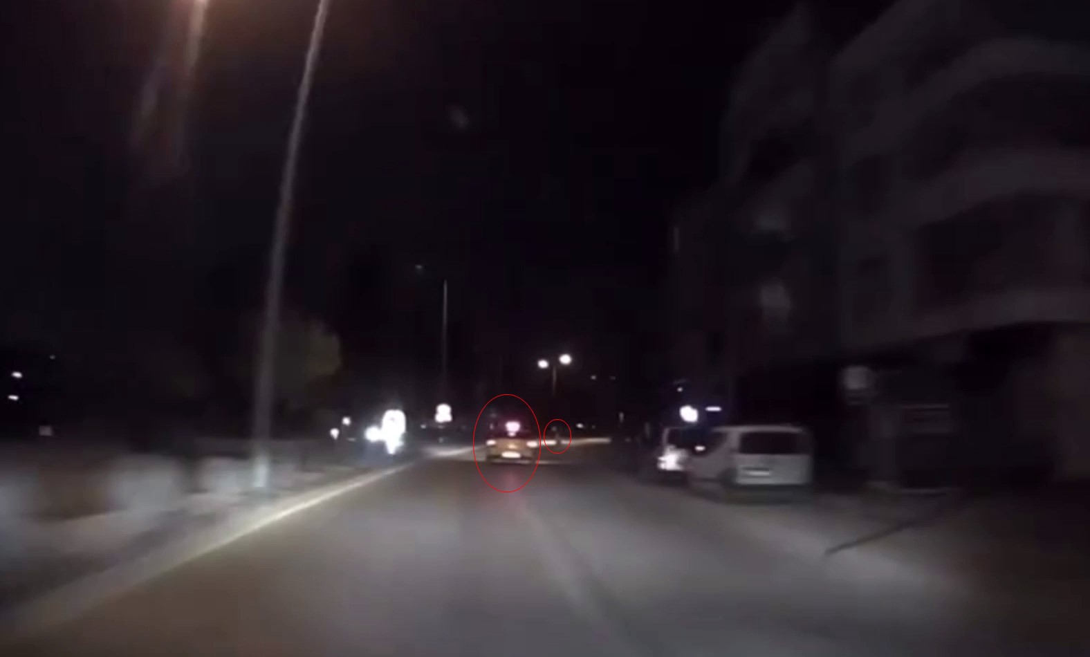 ticari taksinin carptigi genc kiz hayatini kaybetti feci kaza kamerada 0 wZPiCdeY