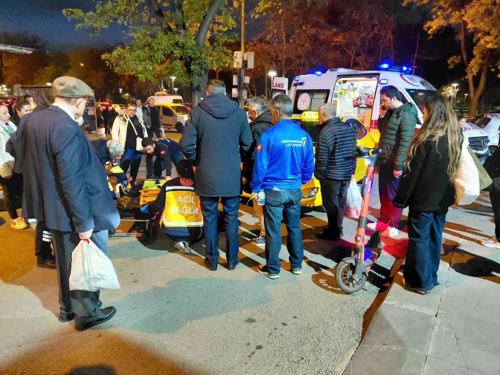 ticari taksiyle carpisan scooter surucusu yaralandi 1 F2Z1c61T