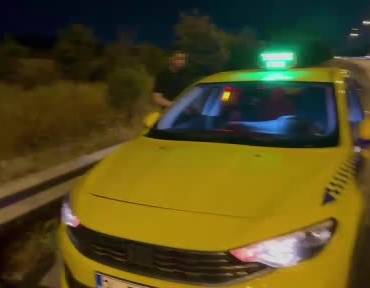 ticari-taksiyle-gocmen-kaciran-insan-tacirleri-polisten-kacamadi-rMAft2S5.jpg