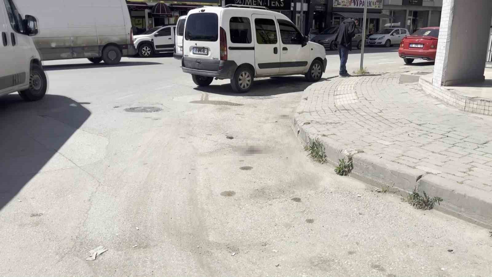 TikTok canlı yayını kanlı bitti: Genç kadın yüzünden bıçaklandı 5 tiktok canli yayini kanli bitti genc kadin yuzunden bicaklandi 1 qcpvtdjt
