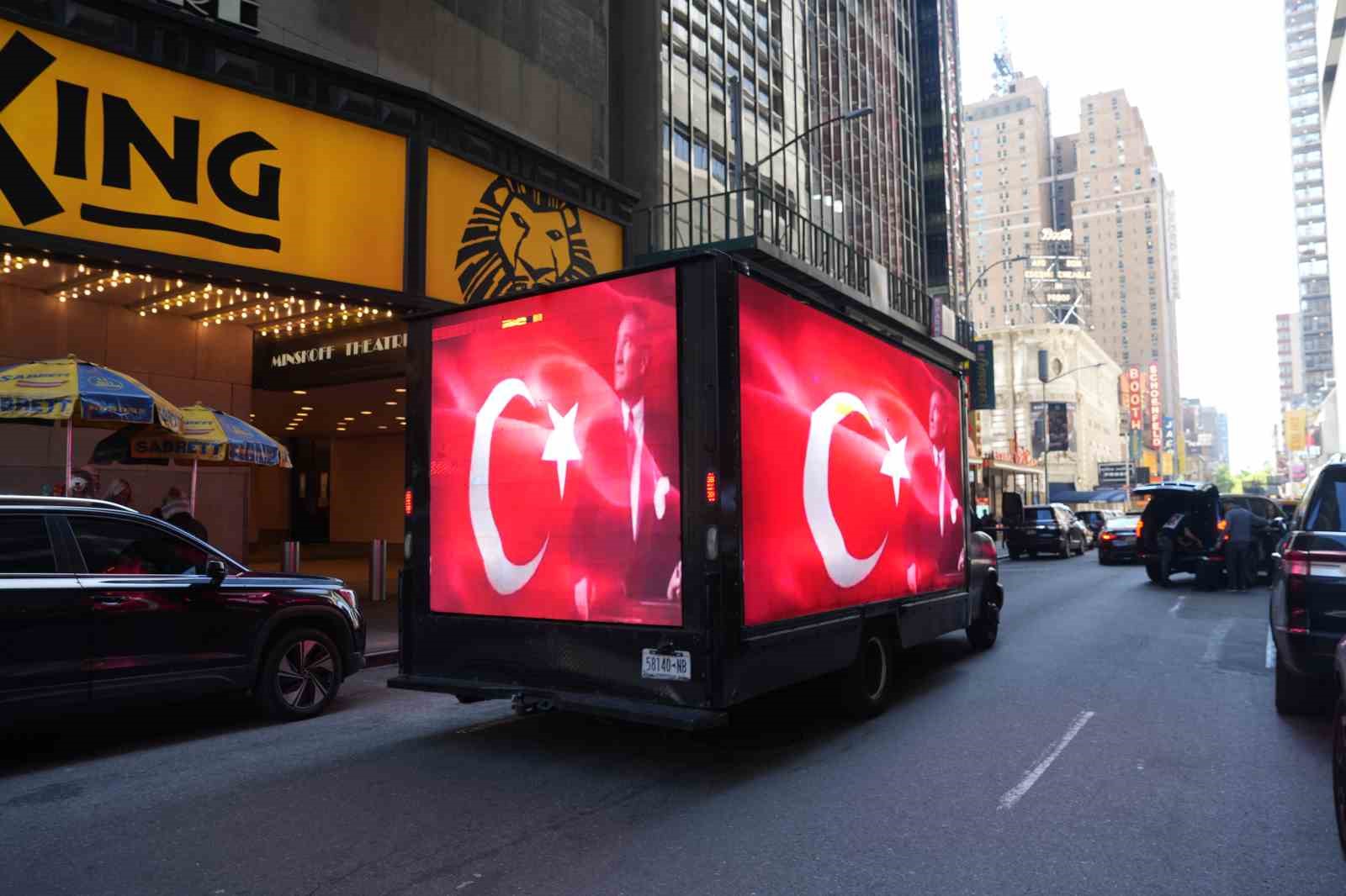 times meydaninda ermeni yalani protestosu 11 IQzBHuvf
