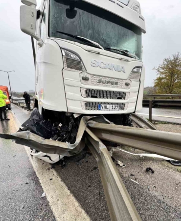 tir-bariyere-saplandi-as2VTFx6.jpg