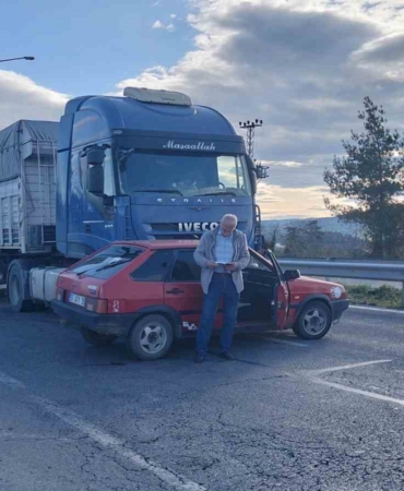 tir-carptigi-otomobili-20-metre-surukledi-lSE8AUte.jpg