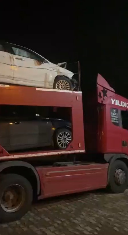 tir dorsesindeki hasarli aracta 27 kilo uyusturucu ele gecirildi 3 6tGAglGB