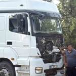tir-hafif-ticari-araca-carpti-2-olu-2-yarali-Zdhd5kDS.jpg