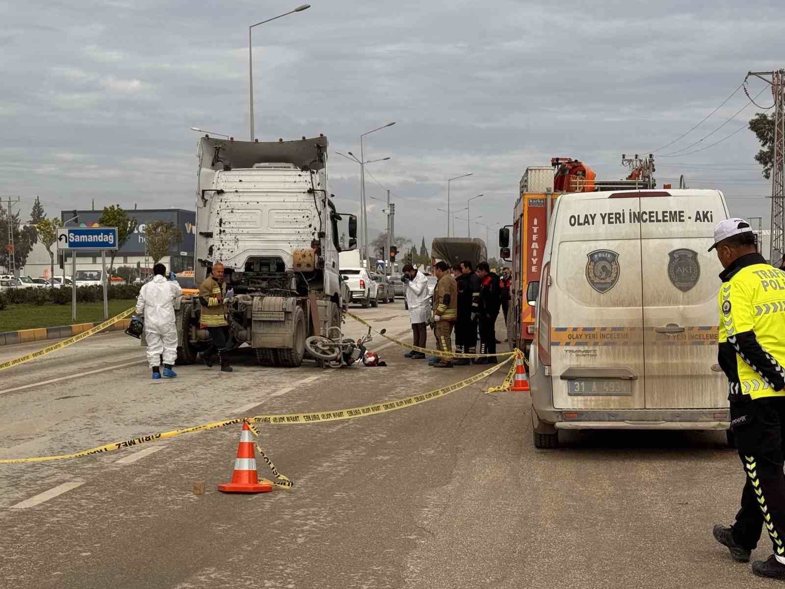 tir ile carpisan motosikletteki anne ve 2 aylik bebegi oldu 1 HVUSqAdQ