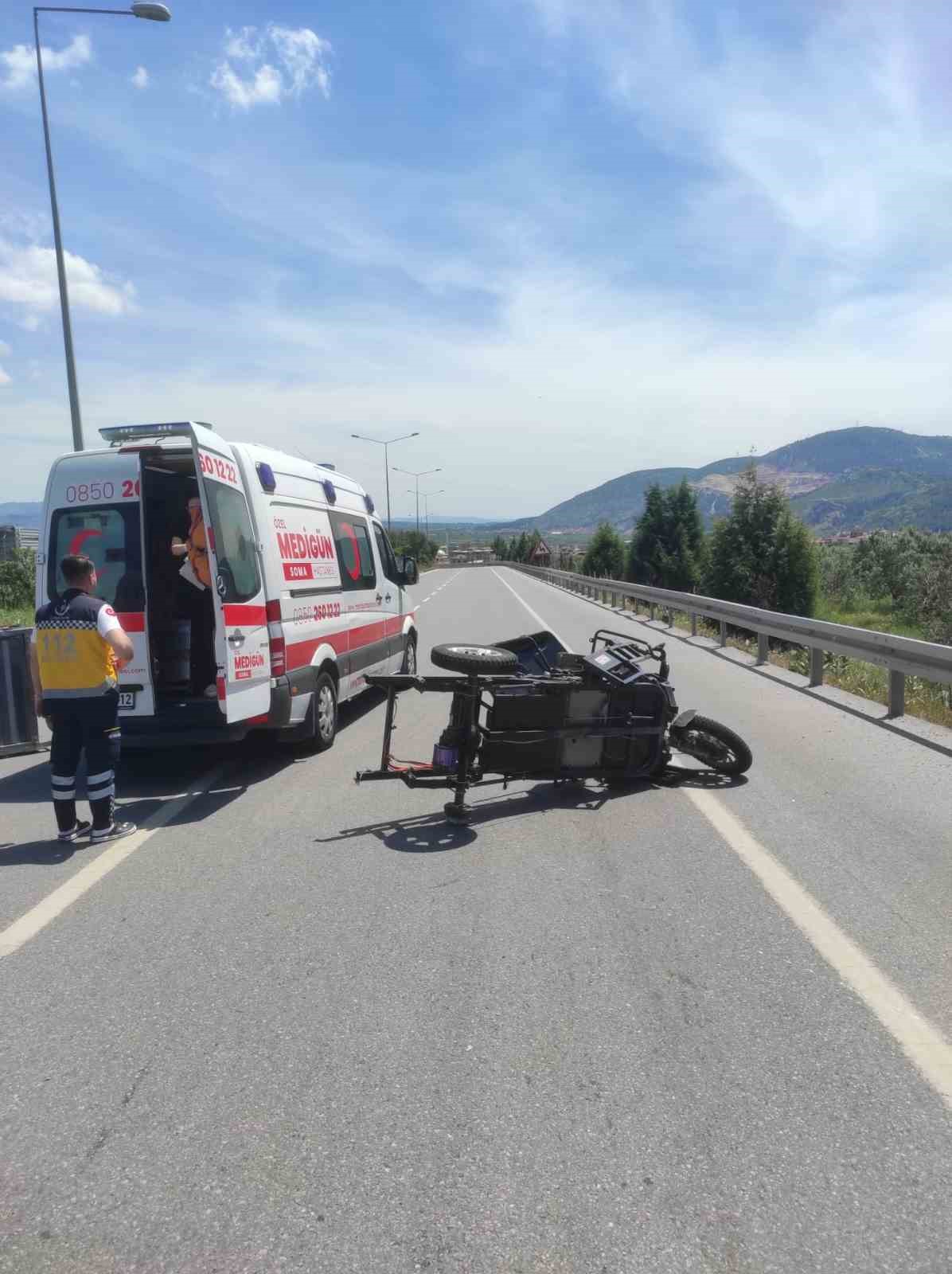 tir ile elektrikli motor carpisti 1 olu 4 yarali 0 XBH1ydBu