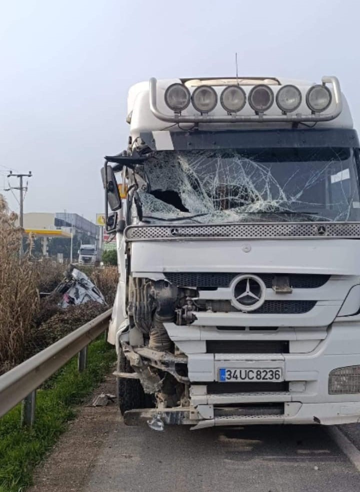 tir ile karavan carpisti kadin surucu yaralandi 1 wN39Jadh