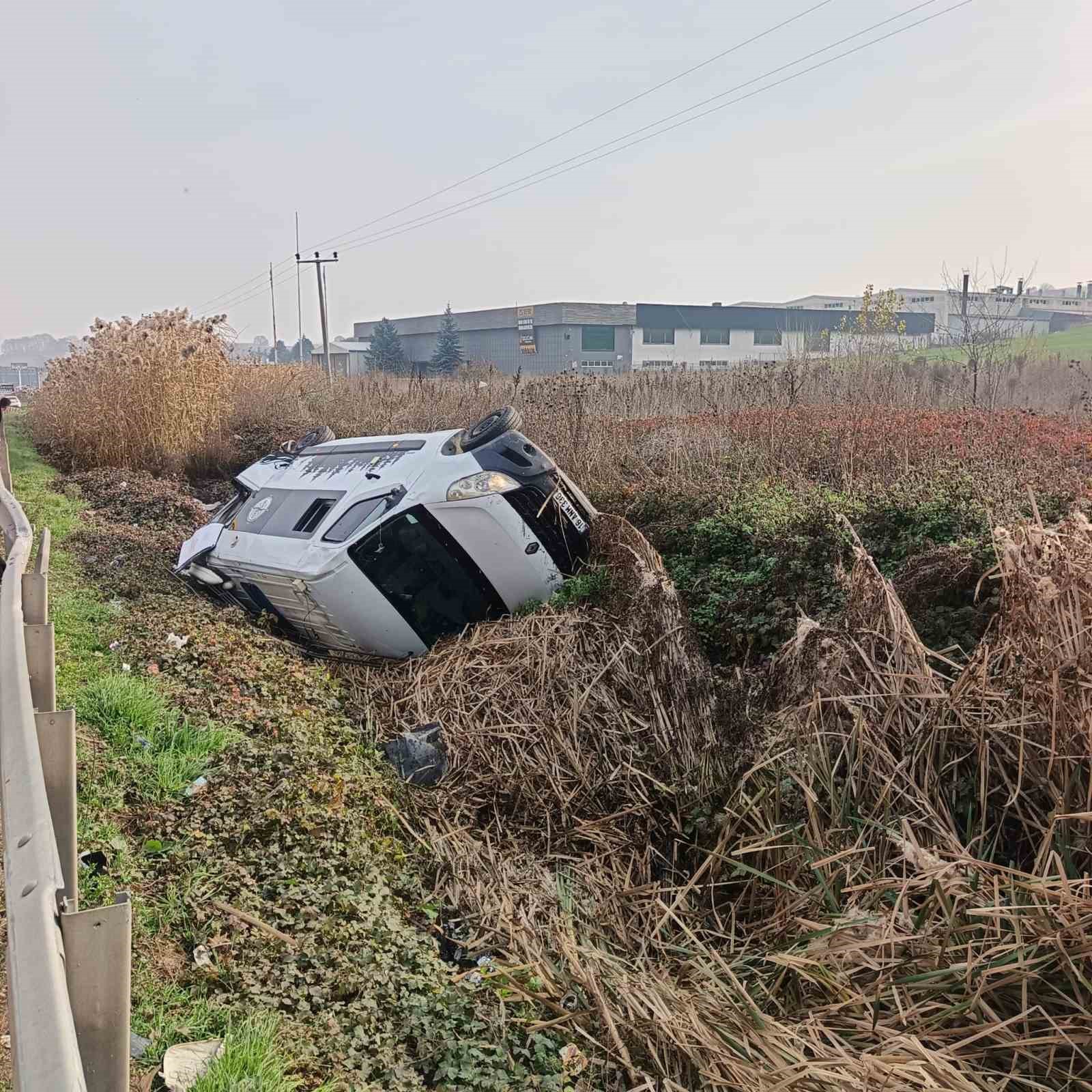 tir ile karavan carpisti kadin surucu yaralandi 3