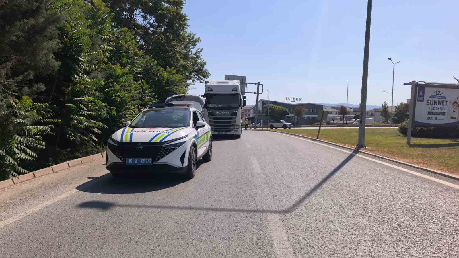 tir ile motosiklet carpisti 1 agir yarali 1 VqCz6UcN