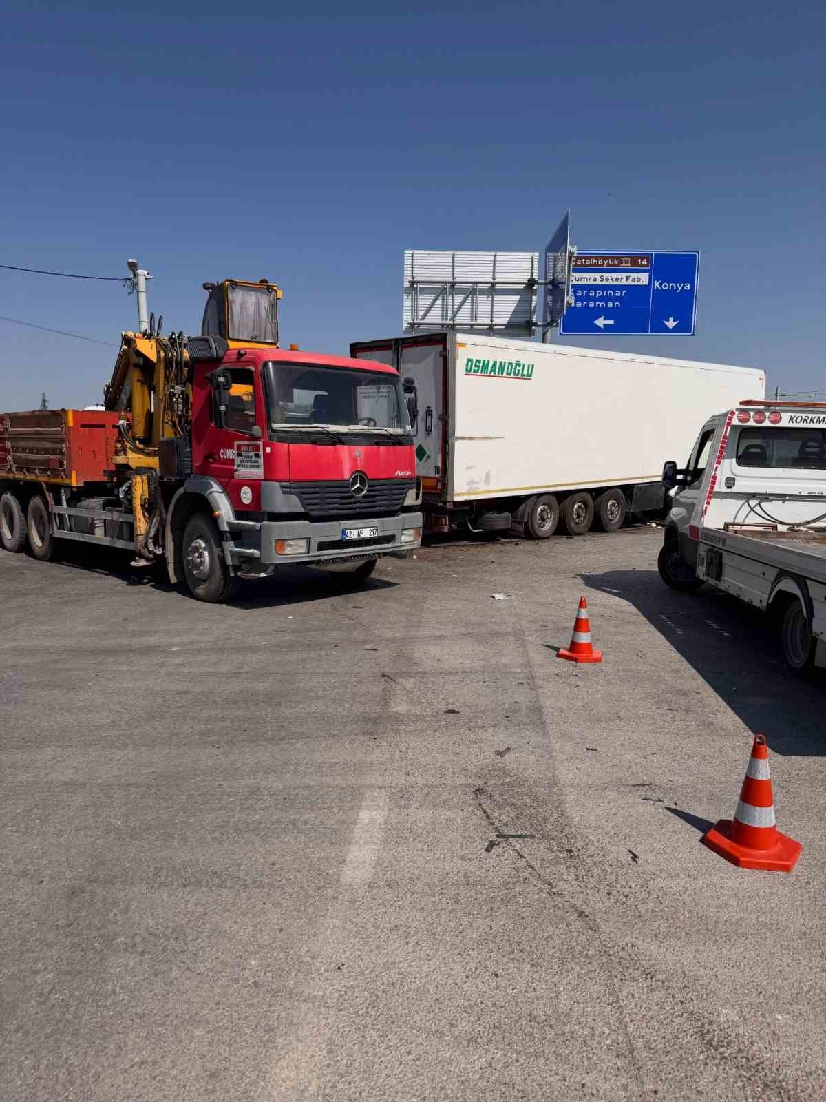 tir ile otomobil carpisti 2 olu 2 yarali 0 ZKX36jDh