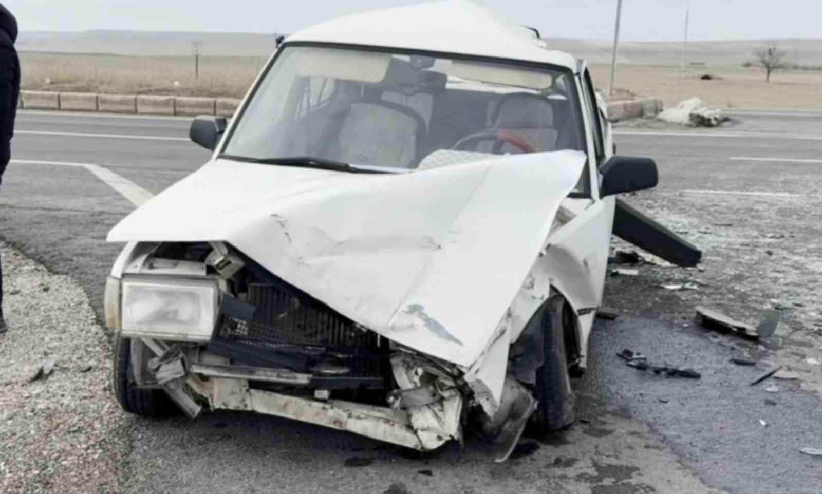 Tır ile otomobil çarpıştı: 2’si bebek 5 yaralı 4 tir ile otomobil carpisti 2si bebek 5 yarali 0