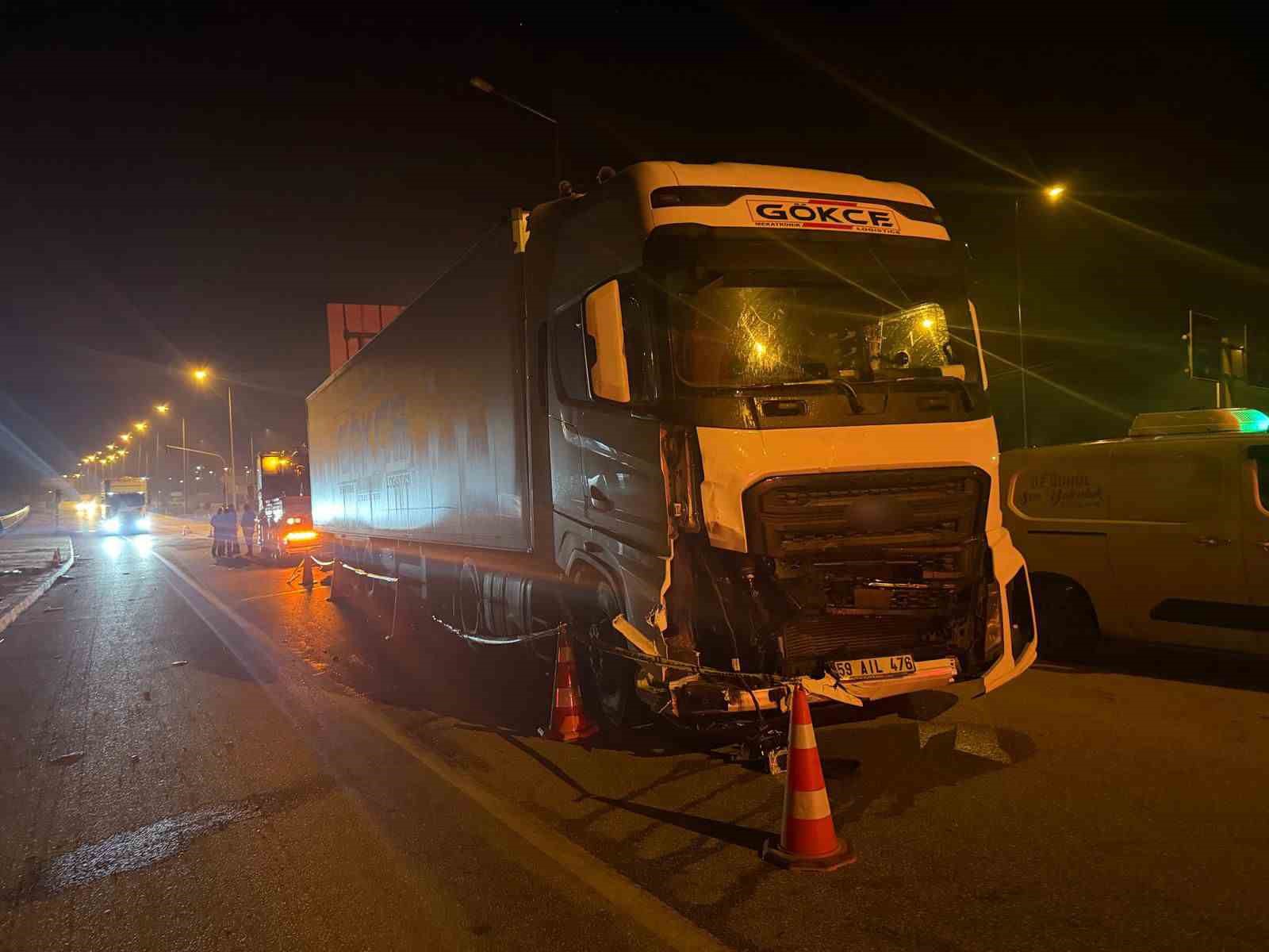 tir ile traktorun carpistigi kazada kari koca hayatini kaybetti 2 Iq51mMGV