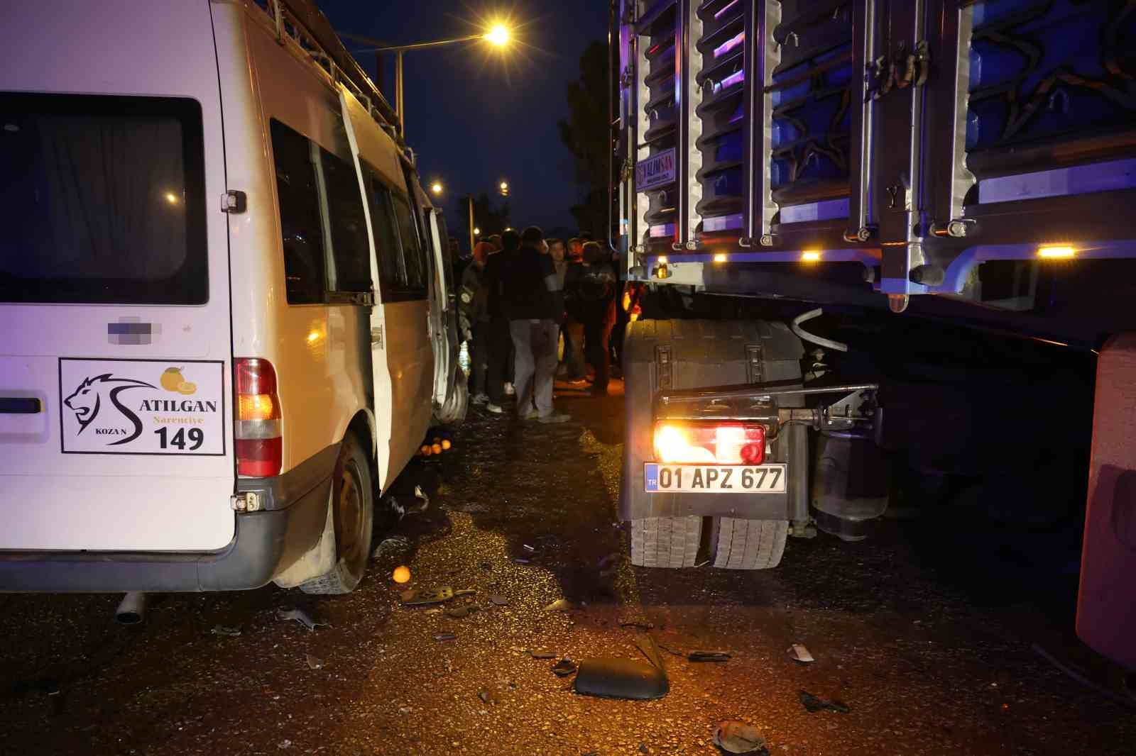 tir isci minibusune carpti 2 yarali 1 KSIMOBvm
