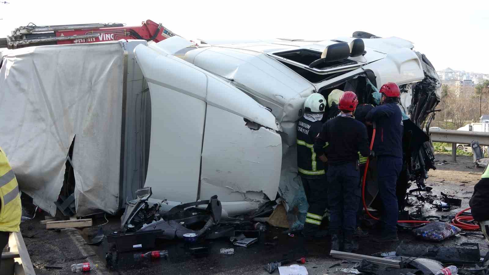 tir karsi seride gecip araclara daldi 1 olu 3 yarali 1 kGsIA7zH