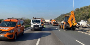 tir-kazasi-temi-kilitledi-fpz72hYc.jpg