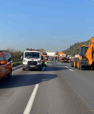 tir-kazasi-temi-kilitledi-fpz72hYc.jpg