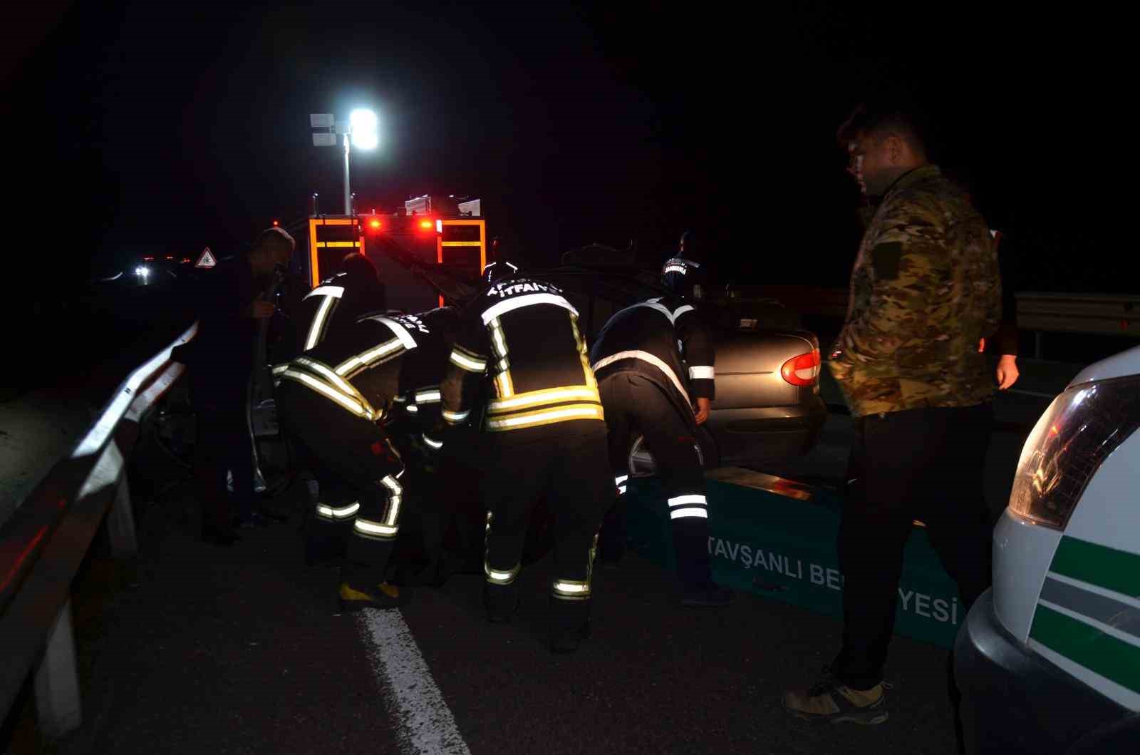 tira arkadan carpan otomobil hurda yiginina dondu 1 olu 1 eG6Tp7cY