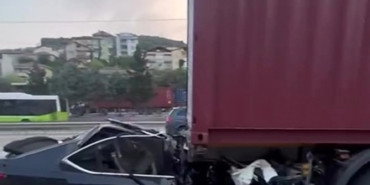tira-arkadan-carpan-otomobil-preslendi-baba-ile-oglu-hayatini-kaybetti-p5Q3ciJU.jpg