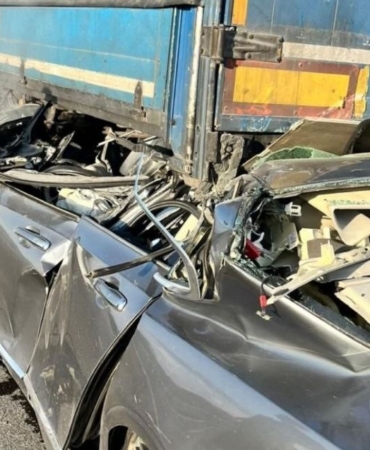 tira-arkadan-carpan-volvo-hurdaya-dondu-1-olu-Hb44K5cU.jpg