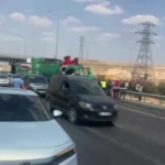 tira-carpan-cop-kamyonu-surucusu-agir-yaralandi-ixIyTATM.jpg