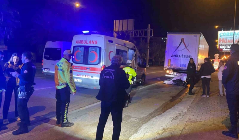 tira-carpan-motosikletli-gencin-olume-gitme-ani-kamerada-YvypGP8X.jpg