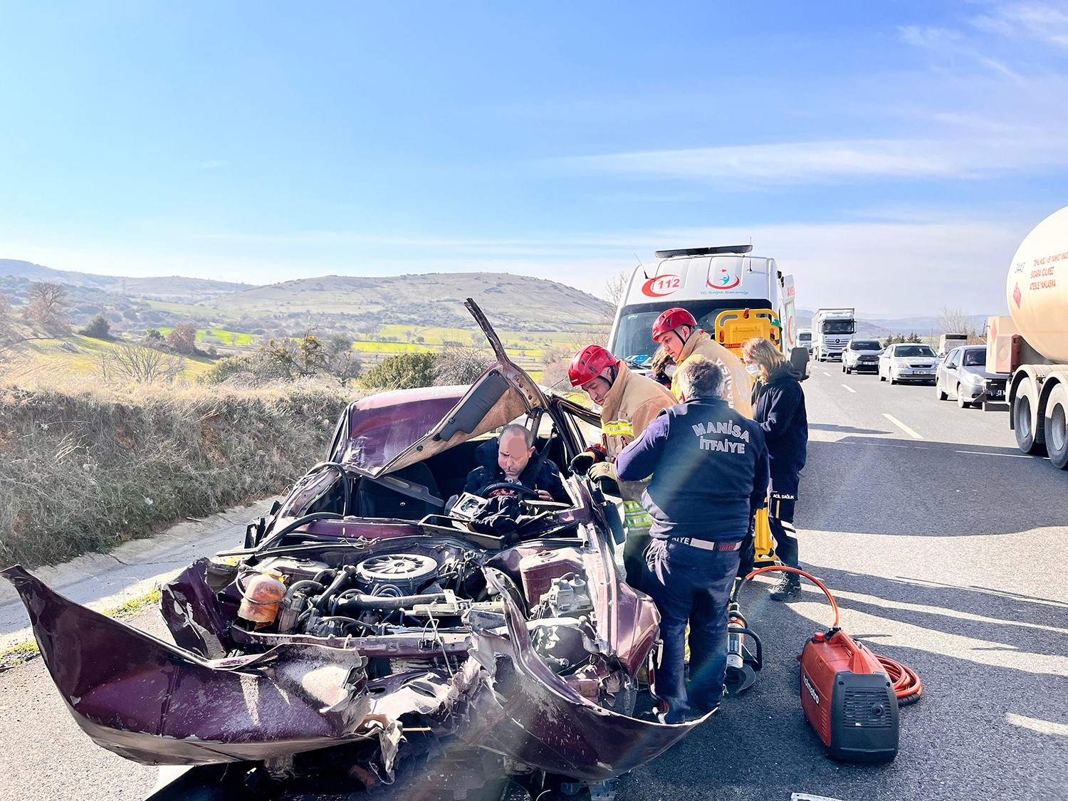 tira carpan otomobil hurdaya dondu surucu sans eseri kurtuldu 2 cc2HFVhg