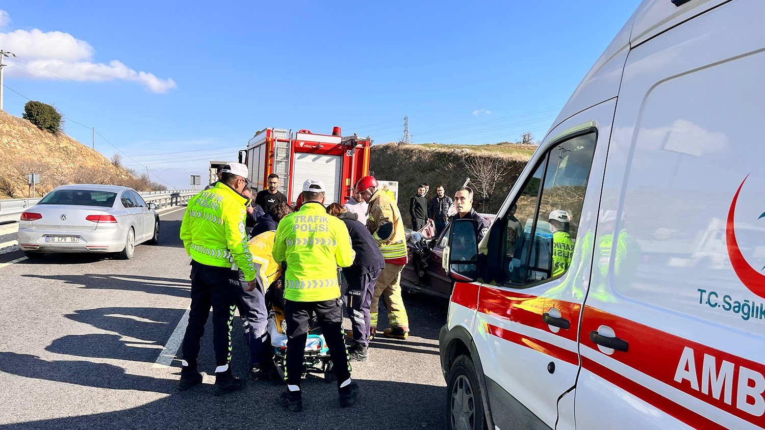 tira carpan otomobil hurdaya dondu surucu sans eseri kurtuldu 3 ZSAuRKt3
