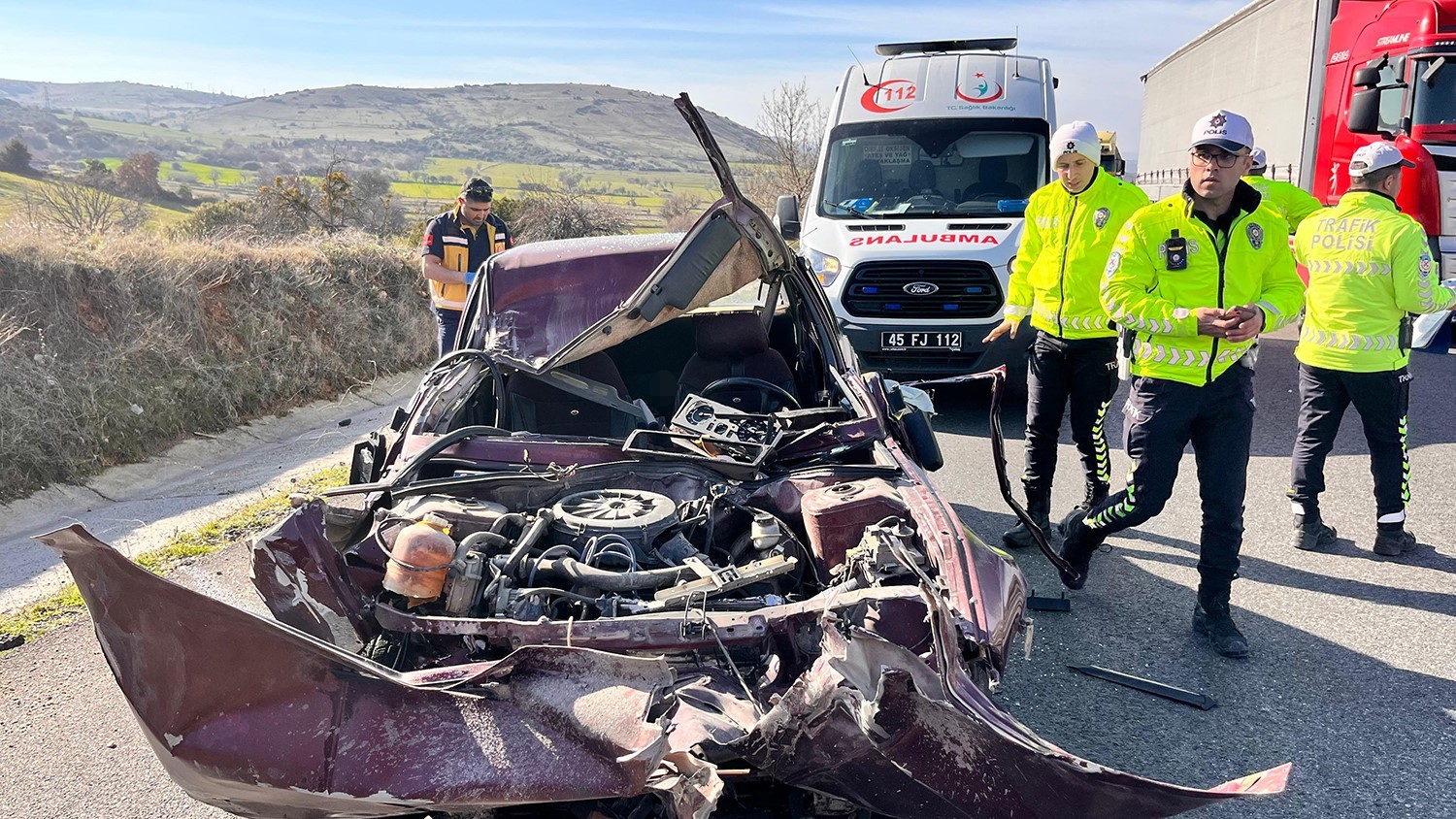 tira carpan otomobil hurdaya dondu surucu sans eseri kurtuldu 4 JRUHPvmt