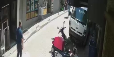 tirasini-begenmedi-gunler-sonra-berberini-bicakladi-o-anlar-kamerada-qPLc8IpL.jpg