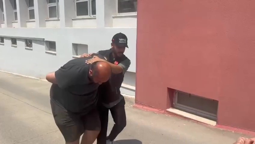 Tırda 24 kilo skunk ele geçirildi: Sürücüden "İçmek için almıştım" savunması 4 tirda 24 kilo skunk ele gecirildi surucuden icmek icin almistim savunmasi 0 ytjK3K5w