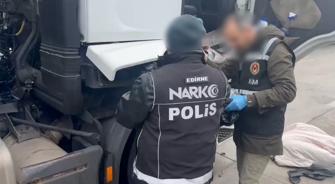tirda 53 kilogram uyusturucu ele gecirildi 0 cukPlB2T