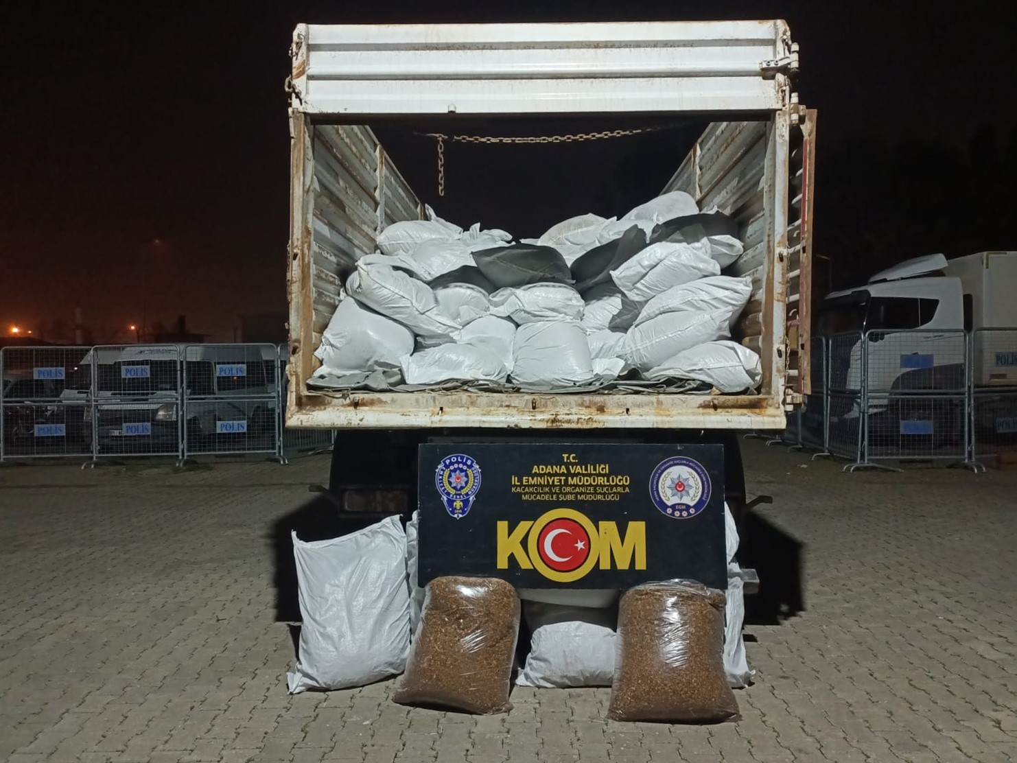 tirdan 4 ton kacak tutun ele gecirildi 0 448IkwVm