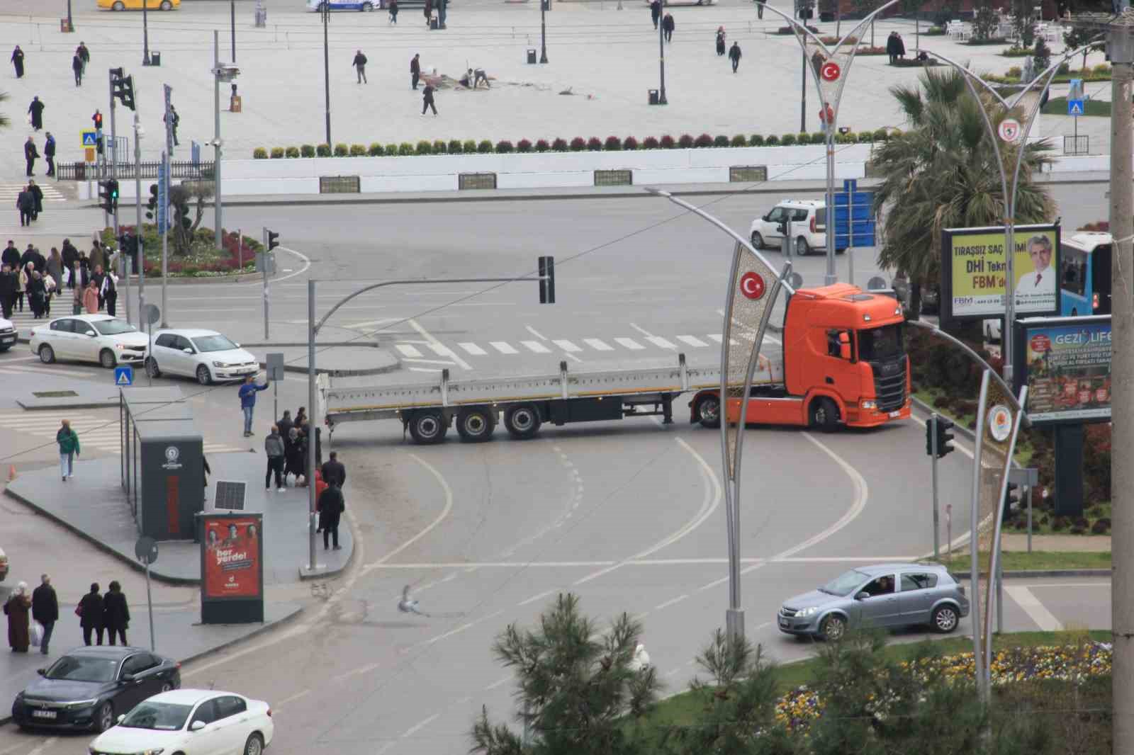 tirdan trafigi tehlikeye dusuren hareket 3 S3lXdJjq