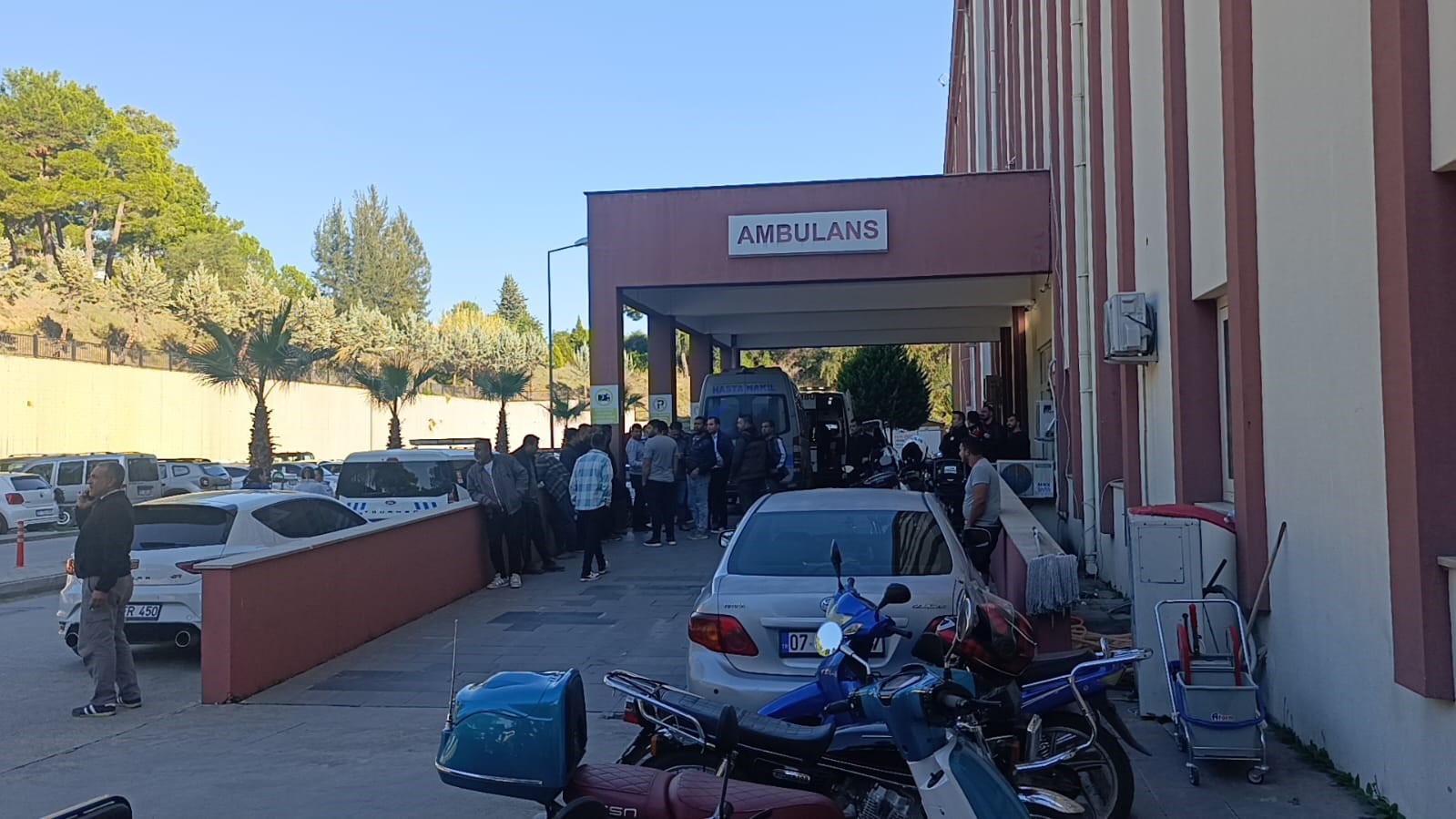 tirin altinda kalan karayollari iscisi hayatini kaybetti 3 dBKNJWIJ