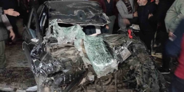 tirin-dorsesine-carpan-otomobil-hurda-yiginina-dondu-sikisan-surucu-guclukle-kurtarildi-if8cyeK1.jpg