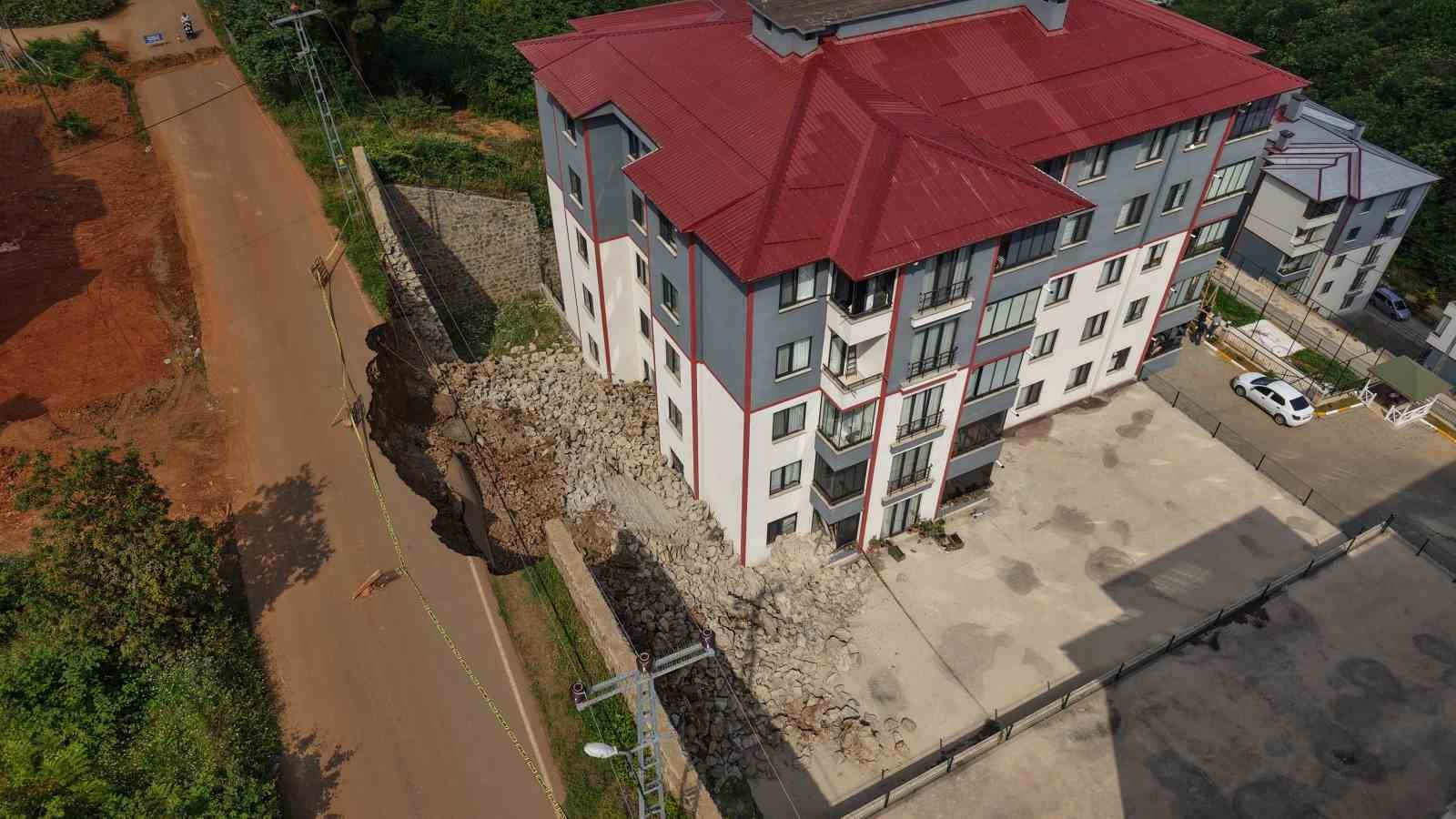 tiryaki trabzondaki tum buyuk olcekli istinat duvarlari incelenmeli 2 zZLYLGF3