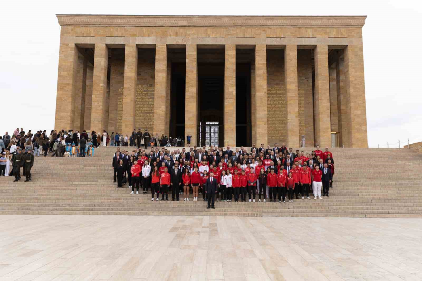 tmok baskani veli ozan cakirdan anitkabir ziyareti 0 RwcQVLhq