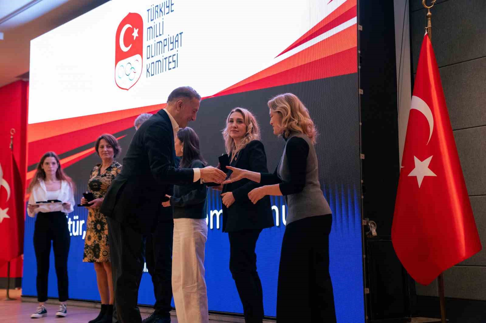 tmok kultur sanat ve spor komisyonu turkiyenin onde gelen sanat kuruluslariyla bir araya geldi FD8qPV4d