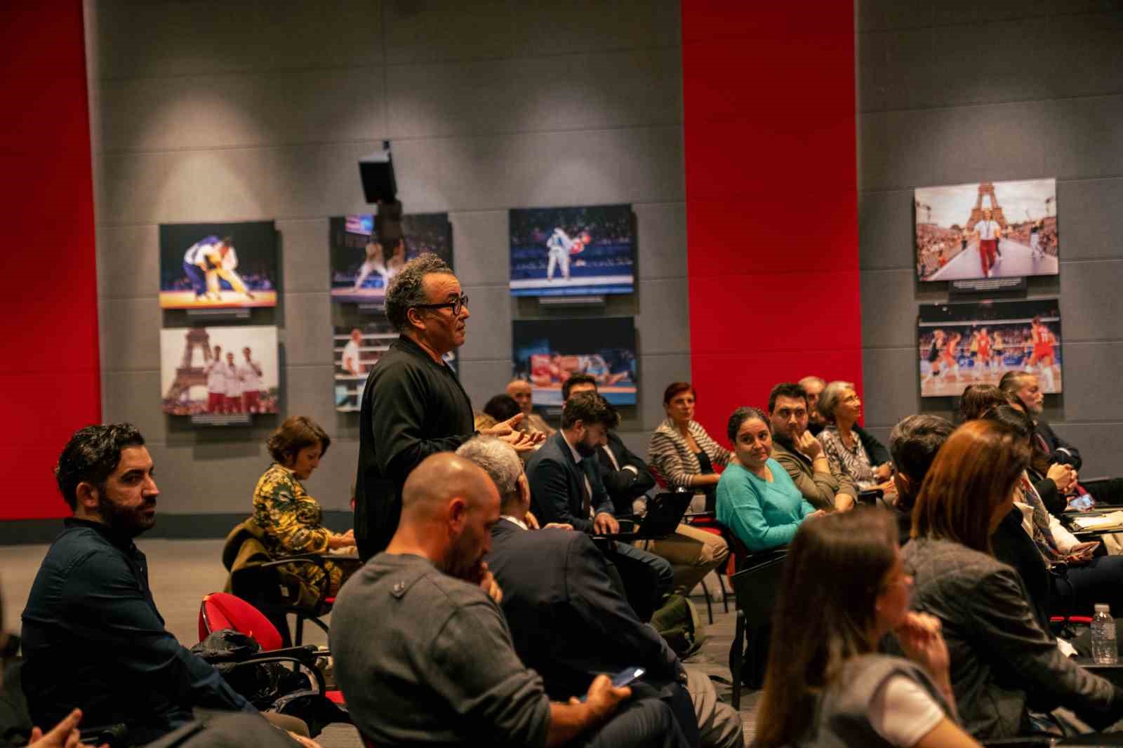 tmok kultur sanat ve spor komisyonu turkiyenin onde gelen sanat kuruluslariyla bir araya geldi VggV7hkh