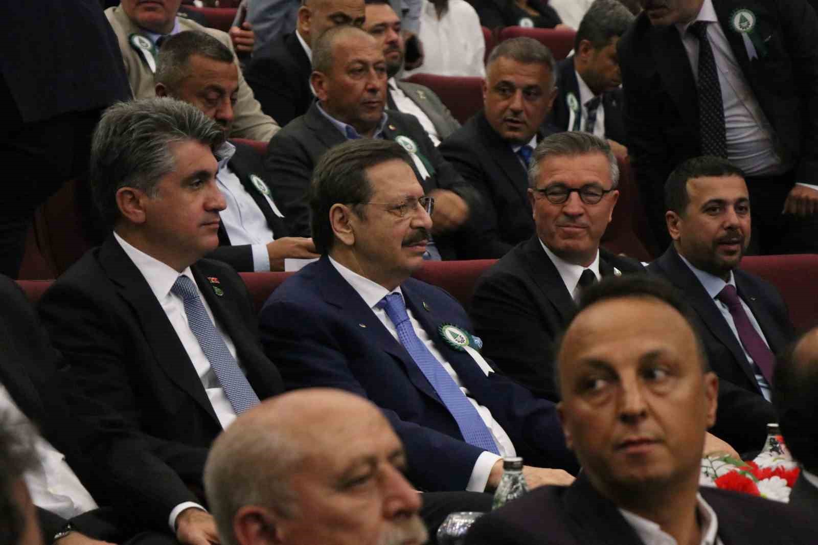 TOBB Başkanı Hisarcıklıoğlu: "Babanın oğula kefil olmadığı yerde biz kefil oluyoruz" 4 tobb baskani hisarciklioglu babanin ogula kefil olmadigi yerde biz kefil oluyoruz 0 gy6p2WuI