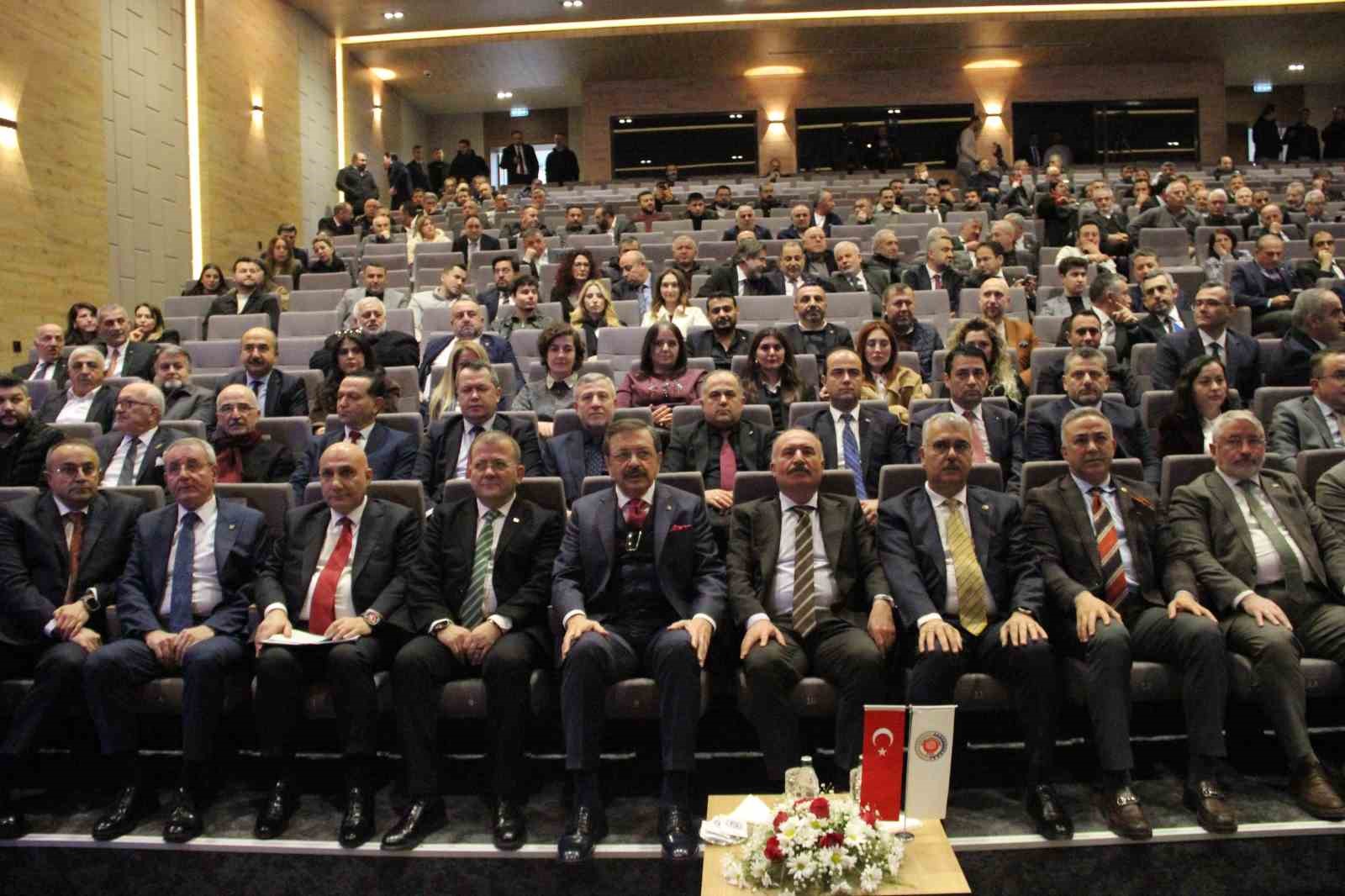 tobb baskani hisarciklioglu corumun ihracati son 10 senede 100 milyon dolardan 5 milyar dolarin UFlddn16